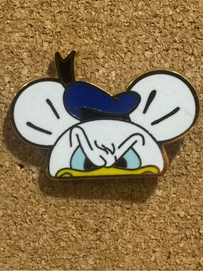5/$25 Disney Character Ear Hats Donald Duck Pin